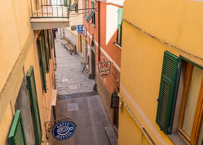 Apartment La Finestra Sul Borgo, Terre Marine